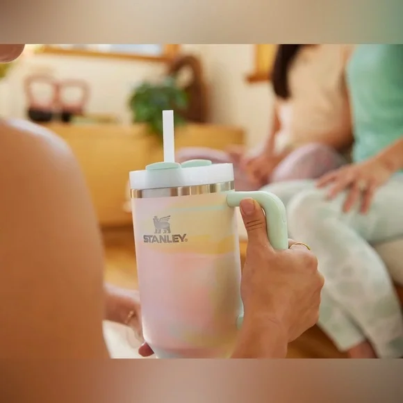🎉LAST CHANCE🎉Stanley 40 oz. Quencher H2.0 FlowState Tumbler Warm Serene - Picture 9 of 12